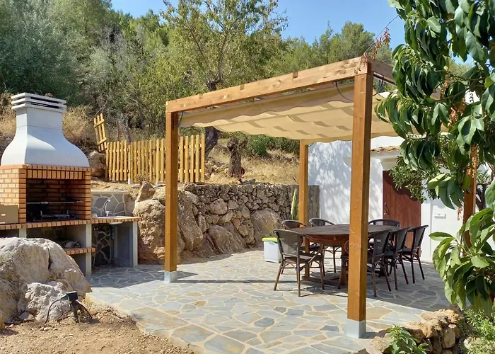 Casa Rural Can Rotes Con Jardin Y Barbacoa