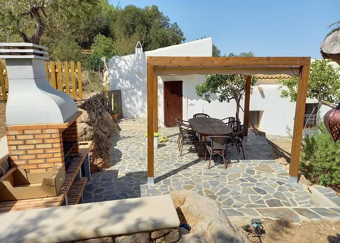 Casa Rural Can Rotes Con Jardin Y Barbacoa